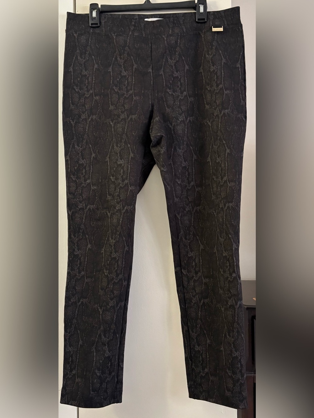 Calvin Klein Slim Fit Black Snake-Print Dress Pants Size Large